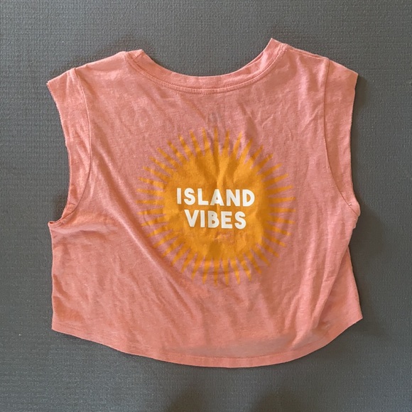 Cropped Top - Picture 2 of 3